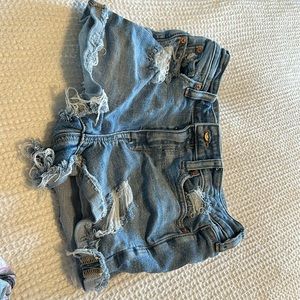 American Eagle short